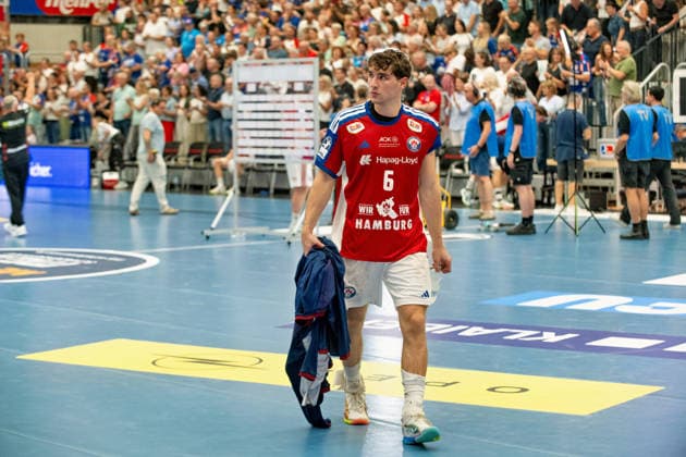 Elias Kofler, (Handball Club Hamburg, 6, Kapitaen), enttaeuscht, HBW Balingen Weilstetten vs. Handball Club Hamburg, GER, Opel 1. Handball Bundesliga, Meisterschaft, Spieltag 1, Saison 2026 2027, 30.08..2026, Eibner-Pressefoto Andreas Ulmer BW Balingen Weilstetten vs. Handball Club Hamburg, GER, Opel 1. Handball Bundesliga, Meisterschaft, Spieltag 1, Saison 2026 2027, 30.08..2026, Balingen Copyright: xEibner-Pressefoto AndreasxUlmerx EP_AUR