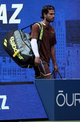 Carlos Alcaraz of Spain enters court 2026 US Open, Day Two, USTA Billie Jean King National Tennis Center, New York, USA - 31 Aug 2026New York USTA Billie Jean King National T New York (NY) United States of America EDITORIAL USE ONLY No use with unauthorised audio, video, data, fixture lists, club league logos or live services. Online in-match use limited to 120 images, no video emulation. No use in betting, games or single club league player publications. Copyright: xEllaxLing Shutterstockx 17124549i