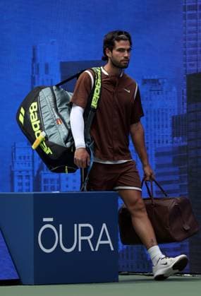 Carlos Alcaraz of Spain enters court 2026 US Open, Day Two, USTA Billie Jean King National Tennis Center, New York, USA - 31 Aug 2026New York USTA Billie Jean King National T New York (NY) United States of America EDITORIAL USE ONLY No use with unauthorised audio, video, data, fixture lists, club league logos or live services. Online in-match use limited to 120 images, no video emulation. No use in betting, games or single club league player publications. Copyright: xEllaxLing Shutterstockx 17124549j