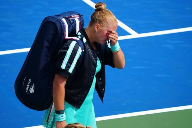 16 year old Kristina Liutova bursts into tears after her three set loss to Qinwen Zheng 2026 US Open, Day Two, USTA Billie Jean King National Tennis Center, New York, USA - 31 Aug 2026New York USTA Billie Jean King National T New York (NY) United States of America EDITORIAL USE ONLY No use with unauthorised audio, video, data, fixture lists, club league logos or live services. Online in-match use limited to 120 images, no video emulation. No use in betting, games or single club league player publications. Copyright: xJavierxGarcia Shutterstockx 17124548m