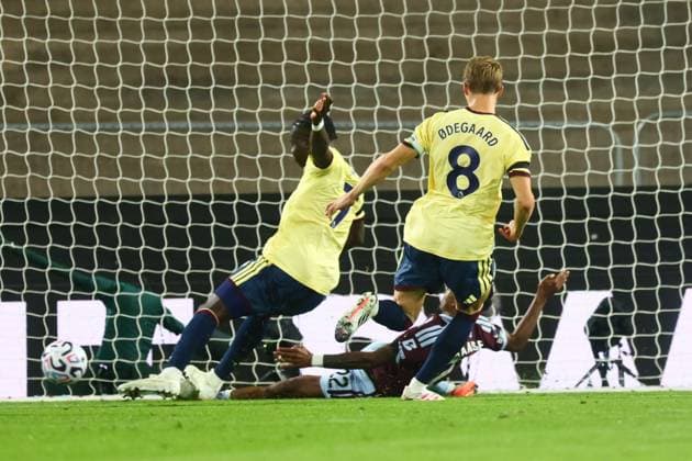 Bukayo Saka of Arsenal scores to make it 0-1 Aston Villa v Arsenal, Premier League Football, Football, Villa Park, Birmingham, UK - 31 Aug 2026Birmingham Villa Park United Kingdom EDITORIAL USE ONLY No use with unauthorised audio, video, data, fixture lists, club league logos or live services. Online in-match use limited to 120 images, no video emulation. No use in betting, games or single club league player publications. Copyright: xPaulxCurrie Shutterstockx 17126356aw