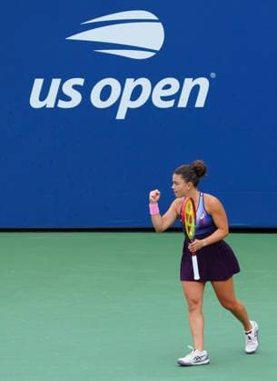 Jasmine Paolini in second round action 2026 US Open, Day Four, USTA Billie Jean King National Tennis Center, New York, USA - 02 Sep 2026New York USTA Billie Jean King National T New York (NY) United States of America EDITORIAL USE ONLY No use with unauthorised audio, video, data, fixture lists, club league logos or live services. Online in-match use limited to 120 images, no video emulation. No use in betting, games or single club league player publications. Copyright: xJavierxGarcia Shutterstockx 17124553c