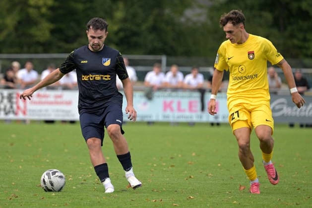 Egemen Sarikaya (TSV Ehningen, 10) am mit Ball im Zweikampf mit Luca Damiano Molinari (SG Sonnenhof Großaspach, 21) TSV Ehningen vs. SG Sonnenhof Grossaspach, Fussball, DB-Regio wfv-Pokal Achtelfinale,Saison 2026 2027, 02.09.2026 TSV Ehningen vs. SG Sonnenhof Grossaspach, Fussball, DB-Regio wfv-Pokal Achtelfinale,Saison 2026 2027, 02.09.2026 Ehningen Copyright: xEibner-Pressefotox EP_TBR