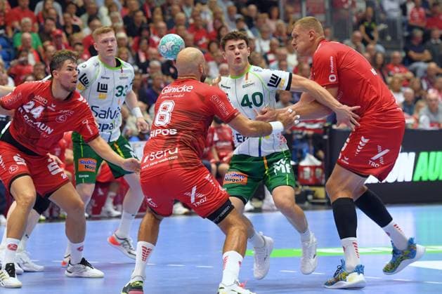 Elias Newel (Frisch Auf Goeppingen 40) (am Ball), Adrian Sipos (MT Melsungen 8), Dainis Kristopans (MT Melsungen 10) (R), Daniel Dujshebaev (MT Melsungen 24) , GER, MT Melsungen - Frisch Auf Goeppingen, Handball, 1. Bundesliga, 2. Spieltag, Saison 2026 2027, 02.09.2026, GER, MT Melsungen - Frisch Auf Goeppingen, Handball, 1. Bundesliga, 2. Spieltag, Saison 2026 2027, 02.09.2026 Kassel Copyright: xEibner-Pressefotox xRolandxSippelx EP_RSL