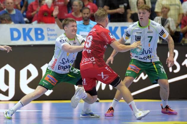 Luca Sigrist (MT Melsungen 28) (am Ball), Oskar Neudeck (Frisch Auf Goeppingen 2) (L), Victor Kloeve (Frisch Auf Goeppingen 7) , GER, MT Melsungen - Frisch Auf Goeppingen, Handball, 1. Bundesliga, 2. Spieltag, Saison 2026 2027, 02.09.2026, GER, MT Melsungen - Frisch Auf Goeppingen, Handball, 1. Bundesliga, 2. Spieltag, Saison 2026 2027, 02.09.2026 Kassel Copyright: xEibner-Pressefotox xRolandxSippelx EP_RSL