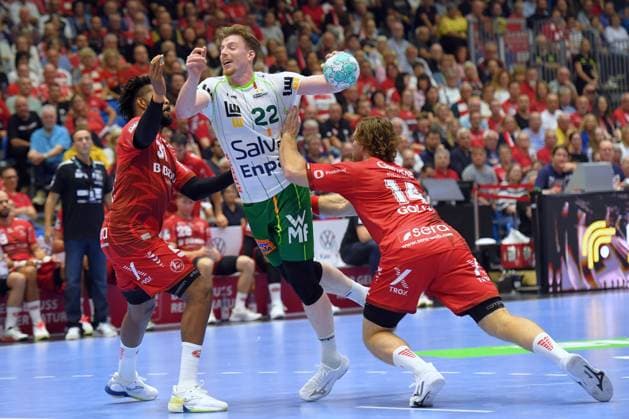 Erik Persson (Frisch Auf Goeppingen 22) (am Ball), Dariel Garcia Rivera (MT Melsungen 31), Johannes Golla (MT Melsungen 14) (R) , GER, MT Melsungen - Frisch Auf Goeppingen, Handball, 1. Bundesliga, 2. Spieltag, Saison 2026 2027, 02.09.2026, GER, MT Melsungen - Frisch Auf Goeppingen, Handball, 1. Bundesliga, 2. Spieltag, Saison 2026 2027, 02.09.2026 Kassel Copyright: xEibner-Pressefotox xRolandxSippelx EP_RSL