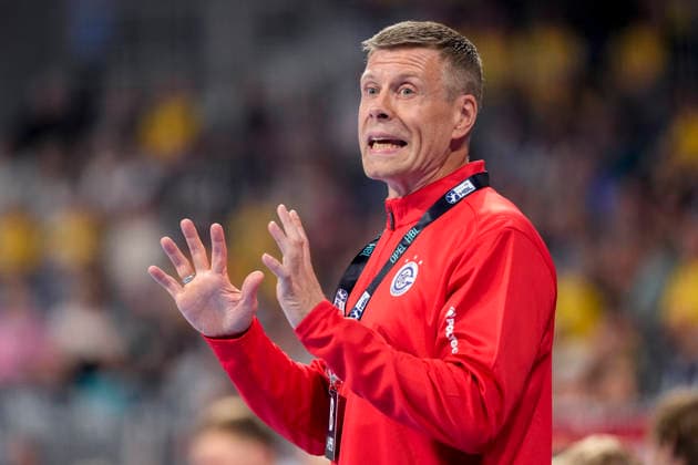 Gudjon Valur Sigurdsson (Trainer, Cheftrainer, VfL Gummersbach), gibt Anweisungen, gestikuliert, mit den Armen gestikulieren, Einzelbild, Einzelfoto, Aktion, Action, 02.09.2026, Mannheim (Deutschland), Handball, Bundesliga, Rhein-Neckar Löwen - VfL Gummersbach