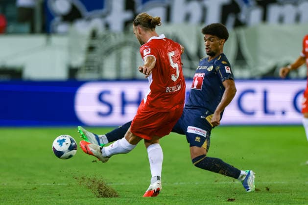 2. September 2026, Fussball, Brack Super League 2026 27, Runde 6, FC Luzern gegen FC Vaduz, Thermoplan Arena, Luzern, Schweiz Liridon Berisha (5, FC Vaduz, li.) im Zweikampf mit Tyron Owusu (24, FC Luzern) Photo: Urs Ottiger