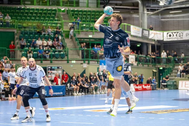 Lukas Becher (Bergischer HC 06, 07) kommt zum Wurf. Bergischer HC vs. SG Flensburg-Handewitt, Handball, Opel HBL, 02. Spieltag, Saison 2026 2027, 02.09.2026 Bergischer HC vs. SG Flensburg-Handewitt, Handball, Opel HBL, 02. Spieltag, Saison 2026 2027, 02.09.2026 Wuppertal Copyright: xEibner-Pressefoto ThomasxHaeslerx EP_THR