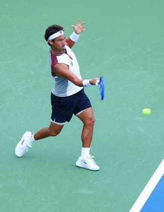 Yunchaokete Bu in first round action 2026 US Open, Day Four, USTA Billie Jean King National Tennis Center, New York, USA - 02 Sep 2026New York USTA Billie Jean King National T New York (NY) United States of America EDITORIAL USE ONLY No use with unauthorised audio, video, data, fixture lists, club league logos or live services. Online in-match use limited to 120 images, no video emulation. No use in betting, games or single club league player publications. Copyright: xJavierxGarcia Shutterstockx 17124553bq