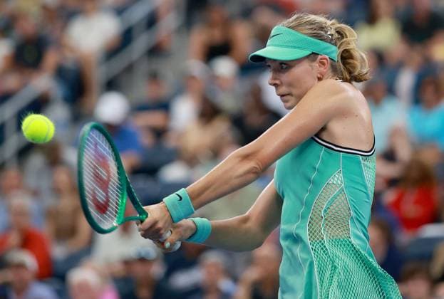 Katie Boulter of GBR in action 2026 US Open, Day Four, USTA Billie Jean King National Tennis Center, New York, USA - 02 Sep 2026New York USTA Billie Jean King National T New York (NY) United States of America EDITORIAL USE ONLY No use with unauthorised audio, video, data, fixture lists, club league logos or live services. Online in-match use limited to 120 images, no video emulation. No use in betting, games or single club league player publications. Copyright: xEllaxLing Shutterstockx 17124555an