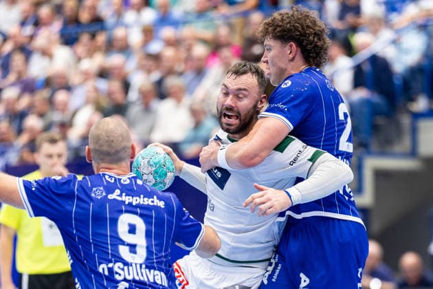 (L-R) Christian O Sullivan (TBV Lemgo Lippe, 09), Nikolaj Laeso (HSG Wetzlar, 32), Joel Willecke (TBV Lemgo Lippe, 24) GER, TBV Lemgo Lippe vs. HSG Wetzlar, Handball, 1. Bundesliga, 2. Spieltag, Spielzeit 2026 2027, 03.09.2026 GER, TBV Lemgo Lippe vs. HSG Wetzlar, Handball, 1. Bundesliga, 2. Spieltag, Spielzeit 2026 2027, 03.09.2026 Lemgo Copyright: xEibner-Pressefoto JanxRollingerx EP_JSK