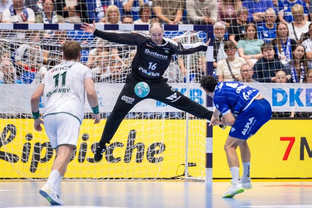 (L-R) Petter Oeverby (HSG Wetzlar, 11), Laszlo Bartucz (HSG Wetzlar, 16), Samuel Zehnder (TBV Lemgo Lippe, 04) GER, TBV Lemgo Lippe vs. HSG Wetzlar, Handball, 1. Bundesliga, 2. Spieltag, Spielzeit 2026 2027, 03.09.2026 GER, TBV Lemgo Lippe vs. HSG Wetzlar, Handball, 1. Bundesliga, 2. Spieltag, Spielzeit 2026 2027, 03.09.2026 Lemgo Copyright: xEibner-Pressefoto JanxRollingerx EP_JSK
