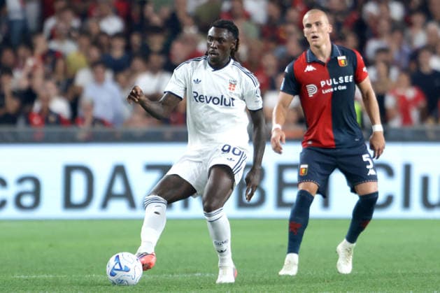 MOISE KEAN, Como, LEO OSTIGARD oSTIGARD, Genoa, Serie A, 2026-27, Genoa vs Como 1-4, 04-09-2026, Azione, Action, Contrasto SERIE A 2026-27 GENOA-COMO 1-4