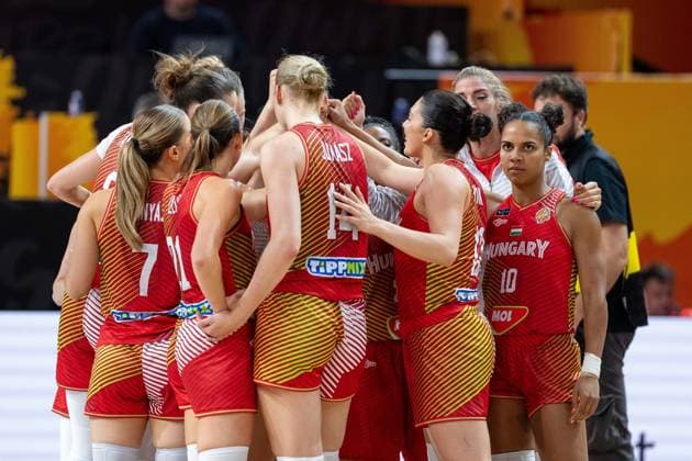 ungarische Mannschaft jubelt Jubel nach Sieg Spielende, GER, Nigeria vs. Ungarn, Basketball, FIBA Women s World Cup 2026, Gruppenphase, Spieltag 2, 05.09.2026 GER, Nigeria vs. Ungarn, Basketball, FIBA Women s World Cup 2026, Gruppenphase, Spieltag 2, 05.09.2026 Berlin Copyright: xEibner-Pressefoto MaxxVincenx EP_MVN
