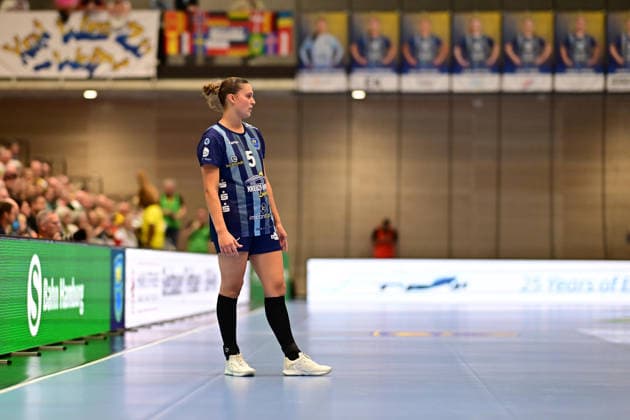 Handball I Frauen I Saison 2026-2027 I Bundesliga I 2. Spieltag I Buxtehuder SV - HC Leipzig I 05.09.2026 Schaut enttäuscht, betrübt, deprimiert, frustriert, geknickt, gekränkt, niedergeschlagen, unzufrieden, ernüchtert, schlecht gelaunt: Maj Nielsen (5, Buxtehuder Sportverein) Buxtehude Halle Nord (Neu) Niedersachsen Deutschland Copyright: xLobeca FelixxWeißbergx