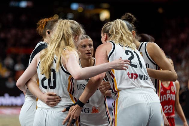 deutsche Mannschaft beim Huddle, Frieda Buhner (Deutschland, 20), Alexandra Wilke (Deutschland, 03), Marie Guelich (Deutschland, 21), GER, Deutschland vs. Japan, Basketball, FIBA Women s World Cup 2026, Gruppenphase, Spieltag 2, 05.09.2026 GER, Deutschland vs. Japan, Basketball, FIBA Women s World Cup 2026, Gruppenphase, Spieltag 2, 05.09.2026 Berlin Copyright: xEibner-Pressefoto MaxxVincenx EP_MVN