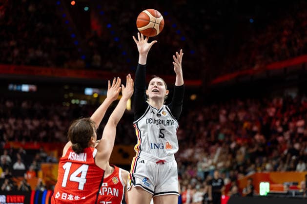 Luisa Geiselsoder (Deutschland, 15) beim Wurf, Azusa Asahina (Japan, 14), GER, Deutschland vs. Japan, Basketball, FIBA Women s World Cup 2026, Gruppenphase, Spieltag 2, 05.09.2026 GER, Deutschland vs. Japan, Basketball, FIBA Women s World Cup 2026, Gruppenphase, Spieltag 2, 05.09.2026 Berlin Copyright: xEibner-Pressefoto MaxxVincenx EP_MVN