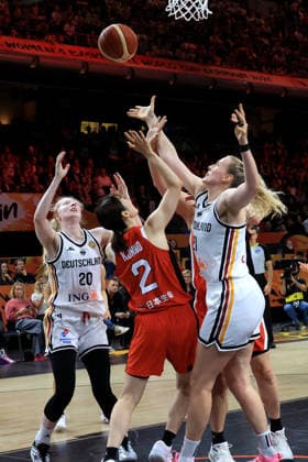 05.09.2026, GER, Basketball, Frauen , Basketball-WM, 2026, 1. Spieltag, Deutschland vs. Japan Frieda Buehner ( Deutschland 20 ), Marie Guelich ( Deutschland 21 ), Stephanie Mawuli ( Japan 3 ), Norika Konno ( Japan 2 ) Berlin Max-Schmeling-Halle Berlin Deutschland Copyright: xNordphotox xEnglerx
