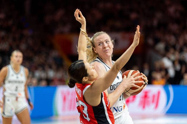Marie Guelich (Deutschland, 21) im Dribbling gegen Mai Yamamoto (Japan, 23), GER, Deutschland vs. Japan, Basketball, FIBA Women s World Cup 2026, Gruppenphase, Spieltag 2, 05.09.2026 GER, Deutschland vs. Japan, Basketball, FIBA Women s World Cup 2026, Gruppenphase, Spieltag 2, 05.09.2026 Berlin Copyright: xEibner-Pressefoto MaxxVincenx EP_MVN