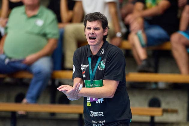 Nico Kiener (Frisch Auf Goeppingen, Cheftrainer) Freisteller, Portrait, Porträt von aergert sich FRISCH AUF Goeppingen vs. BSV Sachsen Zwickau, Handball, ALSCO Handball Bundesliga Frauen, 2. Spieltag, Spielzeit 2026 2027, 05.09.2026 FRISCH AUF Goeppingen vs. BSV Sachsen Zwickau, Handball, ALSCO Handball Bundesliga Frauen, 2. Spieltag, Spielzeit 2026 2027, 05.09.2026 Goeppingen Copyright: xEibner-Pressefoto GeraldxOelze-dexStoppanyx EP_ODS
