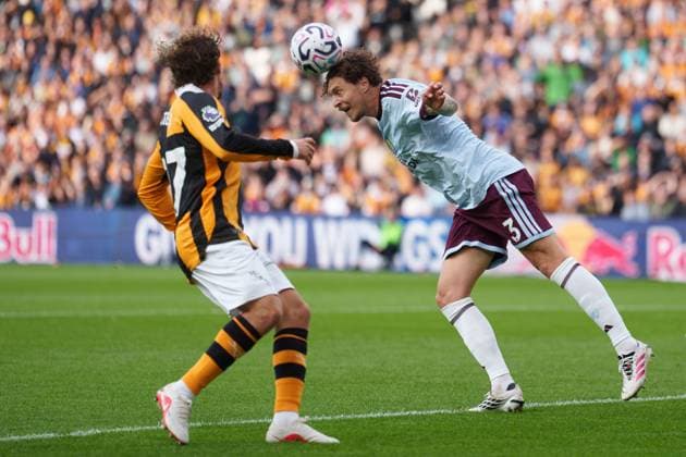 Aston Villa s Victor Lindeloef heads the ball away from Hull City s Regan Slater during the Premier League match between Hull City and Aston Villa at the MKM Stadium, Hull, Saturday, Aug. 5, 2026. (Photo Jon Super) Hull City v Aston Villa, Premier League, Football, Football, MKM Stadium, Hull, UK - 05 Sep 2026Hull MKM Stadium United Kingdom EDITORIAL USE ONLY No use with unauthorised audio, video, data, fixture lists, club league logos or live services. Online in-match use limited to 120 images, no video emulation. No use in betting, games or single club league player publications. Copyright: xJonxSuper Shutterstockx 17135027bj