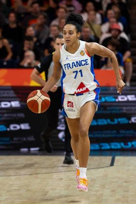 Leila Lacan (Frankreich, 71) im Dribbling, Einzelbild, Einzelfoto, Portrait, Portraet, Freisteller, GER, Frankreich vs. Korea, Basketball, FIBA Women s World Cup 2026, Gruppenphase, Spieltag 2, 05.09.2026 GER, Frankreich vs. Korea, Basketball, FIBA Women s World Cup 2026, Gruppenphase, Spieltag 2, 05.09.2026 Berlin Copyright: xEibner-Pressefoto MaxxVincenx EP_MVN
