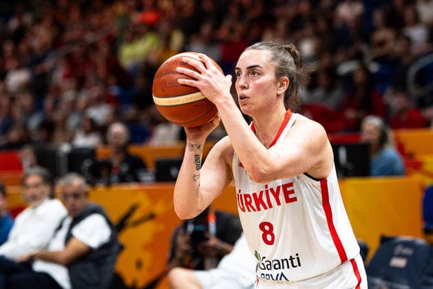 Ayse Cora (Tuerkei, 08) beim Wurf, GER, Tuerkei vs, Australien, Basketball, FIBA Women s World Cup 2026, Gruppenphase, Spieltag 2, 06.09.2026 GER, Tuerkei vs, Australien, Basketball, FIBA Women s World Cup 2026, Gruppenphase, Spieltag 2, 06.09.2026 Berlin Copyright: xEibner-Pressefoto MaxxVincenx EP_MVN