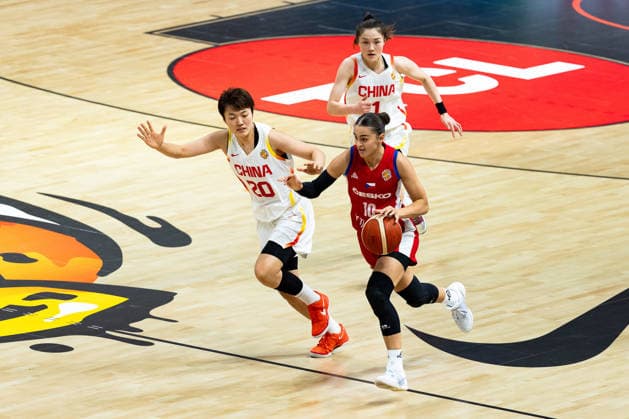 Eliska Joklova (Tschechien, 10) im Dribbling gegen Yu Sun (China, 20), GER, China vs. Tschechien, Basketball, FIBA Women s World Cup 2026, Gruppenphase, Spieltag 2, 06.09.2026 GER, China vs. Tschechien, Basketball, FIBA Women s World Cup 2026, Gruppenphase, Spieltag 2, 06.09.2026 Berlin Copyright: xEibner-Pressefoto MaxxVincenx EP_MVN
