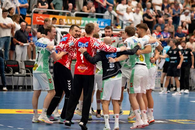 Entscheidung nach Videobeweis: SC Magdeburg, gewinnt maximal knapp mit 30:31, Freude beim Team, HBW Balingen Weilstetten vs. SC Magdeburg, GER, Opel 1. Handball Bundesliga, Meisterschaft, Spieltag 3, Saison 2026 2027, 06.09.2026, Eibner-Pressefoto Andreas Ulmer HBW Balingen Weilstetten vs. SC Magdeburg, GER, Opel 1. Handball Bundesliga, Meisterschaft, Spieltag 3, Saison 2026 2027, 06.09.2026, Balingen Copyright: xEibner-Pressefoto AndreasxUlmerx EP_AUR