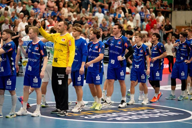 Entscheidung nach Videobeweis: SC Magdeburg, gewinnt maximal knapp mit 30:31, Freude beim Team SC Magdeburg, Frust bei den Balingern, HBW Balingen Weilstetten vs. SC Magdeburg, GER, Opel 1. Handball Bundesliga, Meisterschaft, Spieltag 3, Saison 2026 2027, 06.09.2026, Eibner-Pressefoto Andreas Ulmer HBW Balingen Weilstetten vs. SC Magdeburg, GER, Opel 1. Handball Bundesliga, Meisterschaft, Spieltag 3, Saison 2026 2027, 06.09.2026, Balingen Copyright: xEibner-Pressefoto AndreasxUlmerx EP_AUR