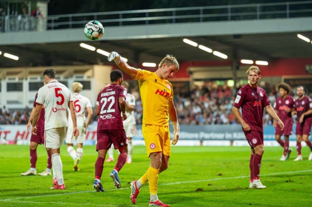 Lennart Winkler (Fortuna Koeln, 01) wirft den Ball zur Eckfahne, Enttaeuscht Fortuna Köln vs. Fortuna Düsseldorf, Fussball, 3.Liga, 04.Spieltag, Saison 2026 27, 06.09.2026, DFL REGULATIONS PROHIBIT ANY USE OF PHOTOGRAPHS AS IMAGE SEQUENCES AND OR QUASI-VIDEO, Fortuna Köln vs. Fortuna Düsseldorf, Fussball, 3.Liga, 04.Spieltag, Saison 2026 27, 06.09.2026 Köln Copyright: xEibner-Pressefoto LukasxBaldygax EP_LBA