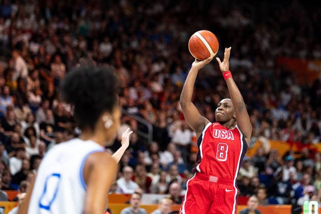 Chelsea Gray (USA, 08) beim Wurf, GER, Italien vs. USA, Basketball, FIBA Women s World Cup 2026, Gruppenphase, Spieltag 2, 06.09.2026 GER, Italien vs. USA, Basketball, FIBA Women s World Cup 2026, Gruppenphase, Spieltag 2, 06.09.2026 Berlin Copyright: xEibner-Pressefoto MaxxVincenx EP_MVN