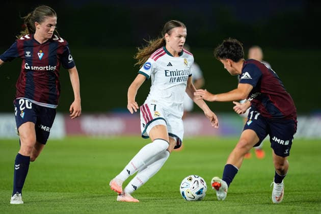 September 6, 2026, Valdebebas, Madrid, Spain: Lotte Keukelaar of Real Madrid CF runs with the ball during the Spanish Women League, Liga F, football match played between Real Madrid and SD Eibar at Alfredo Di Stefano stadium on September 06, 2026, in Valdebebas, Madrid, Spain. Real Madrid V SD Eibar - Liga F - ZUMAa181 20260906_zaa_a181_255 Copyright: xDennisxAgyemanx