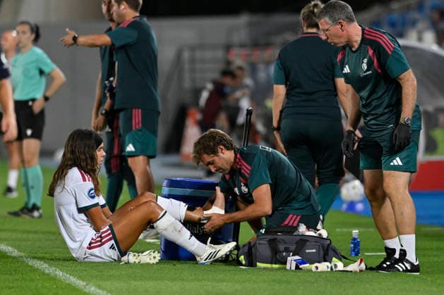September 6, 2026, Madrid, Madrid, Spain: 17 ANDREIA JACINTO of Real Madrid CF Femenino receives medical attention during the Spanish Women League, Liga F, football match played between REAL MADRID fem Vs SD EIBAR femenino at Alfredo Di Stefano stadium on September 6, 2026, in Valdebebas, Madrid, Spain. Spanish Women League REAL MADRID Vs SD EIBAR Femenino (09.06.27) - ZUMAc312 20260906_zsp_c312_367 Copyright: xOscarxManuelxSanchezx