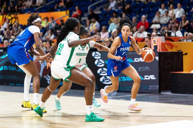 Leila Lacan (Frankreich, 71) im Dribbling, Grace Efosa-Aguebor (Nigeria, 01), GER, Nigeria vs. Frankreich, Basketball, FIBA Women s World Cup 2026, Gruppenphase, Spieltag 3, 07.09.2026 GER, Nigeria vs. Frankreich, Basketball, FIBA Women s World Cup 2026, Gruppenphase, Spieltag 3, 07.09.2026 Berlin Copyright: xEibner-Pressefoto MaxxVincenx EP_MVN