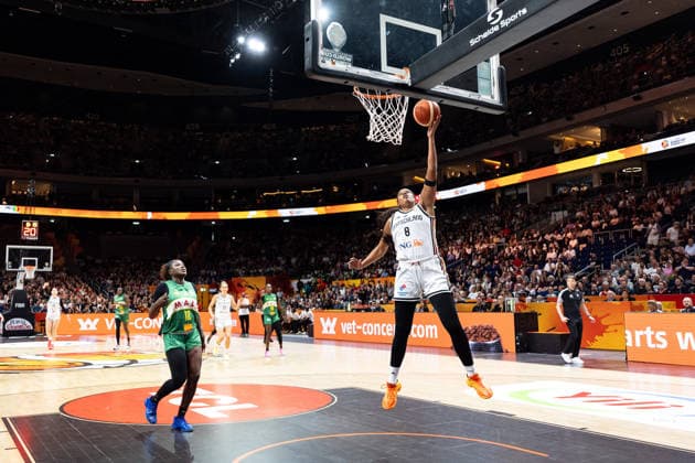 Nyara Sabally (Deutschland, 08) beim Korbleger, Alima Dembele (Mali, 12), GER, Deutschland vs. Mali, Basketball, FIBA Women s World Cup 2026, Gruppenphase, Spieltag 3, 07.09.2026 GER, Deutschland vs. Mali, Basketball, FIBA Women s World Cup 2026, Gruppenphase, Spieltag 3, 07.09.2026 Berlin Copyright: xEibner-Pressefoto MaxxVincenx EP_MVN