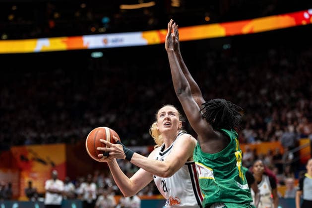 Marie Guelich (Deutschland, 21) beim Wurf, Sika Kone (Mali, 23), GER, Deutschland vs. Mali, Basketball, FIBA Women s World Cup 2026, Gruppenphase, Spieltag 3, 07.09.2026 GER, Deutschland vs. Mali, Basketball, FIBA Women s World Cup 2026, Gruppenphase, Spieltag 3, 07.09.2026 Berlin Copyright: xEibner-Pressefoto MaxxVincenx EP_MVN