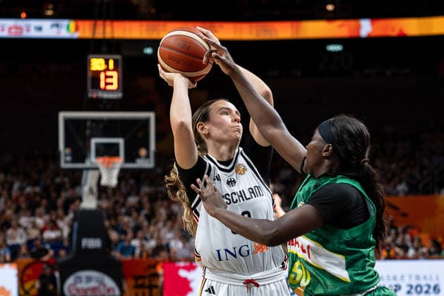 Emily Bessoir (Deutschland, 22) am Ball, Djeneba N Diaye (Mali, 50), GER, Deutschland vs. Mali, Basketball, FIBA Women s World Cup 2026, Gruppenphase, Spieltag 3, 07.09.2026 GER, Deutschland vs. Mali, Basketball, FIBA Women s World Cup 2026, Gruppenphase, Spieltag 3, 07.09.2026 Berlin Copyright: xEibner-Pressefoto MaxxVincenx EP_MVN