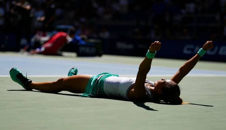 Qinwen Zheng celebrates her win over Iga Swiatek 2026 US Open, Day Nine, USTA Billie Jean King National Tennis Center, New York, USA - 07 Sep 2026New York USTA Billie Jean King National T New York (NY) United States of America EDITORIAL USE ONLY No use with unauthorised audio, video, data, fixture lists, club league logos or live services. Online in-match use limited to 120 images, no video emulation. No use in betting, games or single club league player publications. Copyright: xJavierxGarcia Shutterstockx 17137669m