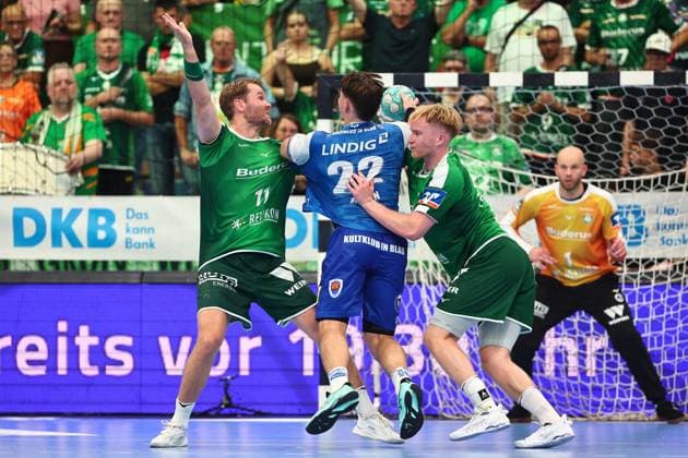 Felix Aellen (ThSV Eisenach) im Zweikampf mit Petter Oeverby (HSG Wetzlar, links) und Georg Loewen (HSG Wetzlar) GER, HSG Wetzlar vs ThSV Eisenach, Handball, Opel Handball-Bundesliga, 3. Spieltag, Spielzeit 2026 2027, 07.09.2026 GER, HSG Wetzlar vs ThSV Eisenach, Handball, Opel Handball-Bundesliga, 3. Spieltag, Spielzeit 2026 2027, 07.09.2026 Wetzlar Copyright: xEibner-Pressefoto RenexWeissx EP_RWS