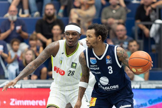 Glen Abram Jr. (Bayreuth, 28), DeLonnie Hunt (MBC, 3), Syntainics MBC vs. Medikamente per Klick Bayreuth, Testspiel, Saisonvorbereitung, Basketball, Bundesliga, 2. Bundesliga, Männer, Saison 2026 27, 08.09.2026. Weißenfels Stadthalle Sachsen-Anhalt Deutschland
