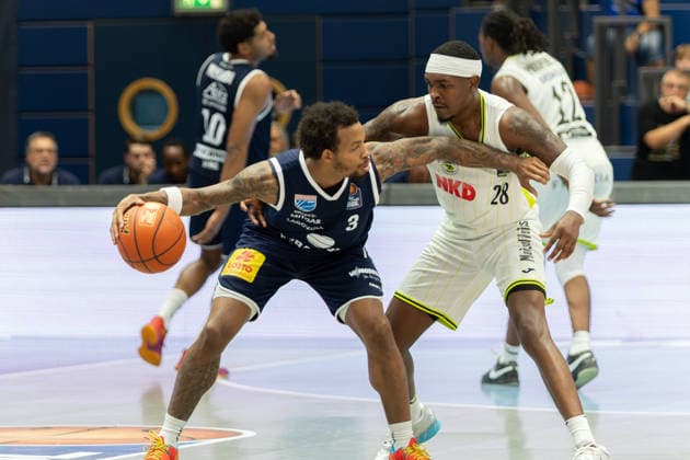 DeLonnie Hunt (MBC, 3), Glen Abram Jr. (Bayreuth, 28), Syntainics MBC vs. Medikamente per Klick Bayreuth, Testspiel, Saisonvorbereitung, Basketball, Bundesliga, 2. Bundesliga, Männer, Saison 2026 27, 08.09.2026. Weißenfels Stadthalle Sachsen-Anhalt Deutschland