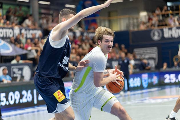 Kresimir Nikic (MBC. 9), Simon Hildebrandt (Bayreuth, 55), Syntainics MBC vs. Medikamente per Klick Bayreuth, Testspiel, Saisonvorbereitung, Basketball, Bundesliga, 2. Bundesliga, Männer, Saison 2026 27, 08.09.2026. Weißenfels Stadthalle Sachsen-Anhalt Deutschland