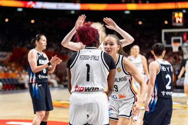 Alexis Peterson (Deutschland, 01) jubelt Jubel mit Britta Daub (Deutschland, 19), GER, Deutschland vs. Korea, Basketball, FIBA Women s World Cup 2026, Qualifikation fuers Viertelfinale, 08.09.2026 GER, Deutschland vs. Korea, Basketball, FIBA Women s World Cup 2026, Qualifikation fuers Viertelfinale, 08.09.2026 Berlin Copyright: xEibner-Pressefoto MaxxVincenx EP_MVN