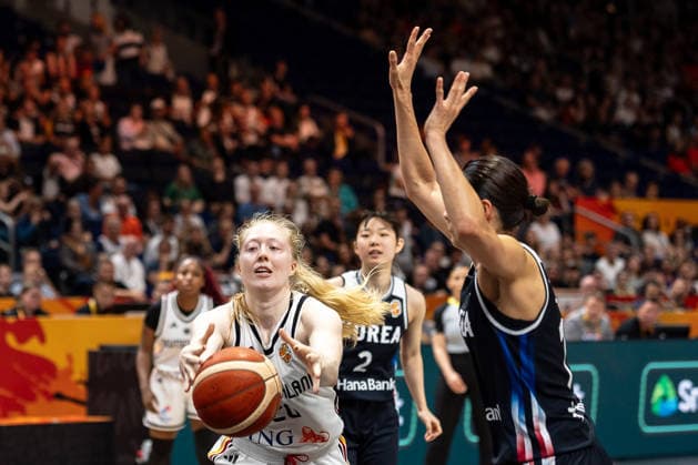 Frieda Buehner (Deutschland, 20) im Zweikampf, Kampf um den Ball, GER, Deutschland vs. Korea, Basketball, FIBA Women s World Cup 2026, Qualifikation fuers Viertelfinale, 08.09.2026 GER, Deutschland vs. Korea, Basketball, FIBA Women s World Cup 2026, Qualifikation fuers Viertelfinale, 08.09.2026 Berlin Copyright: xEibner-Pressefoto MaxxVincenx EP_MVN