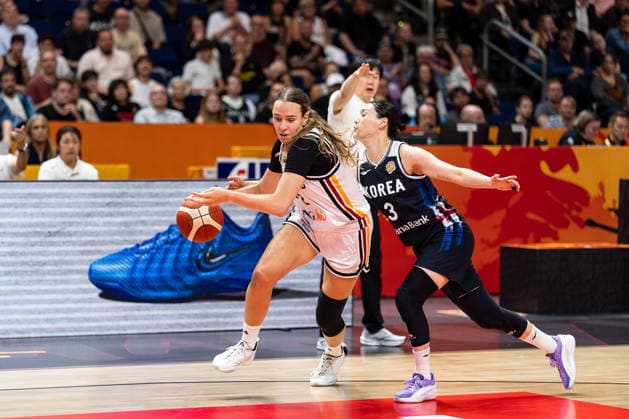 Emily Bessoir (Deutschland, 22) im Dribbling, Leeseul Kang (Korea, 03), GER, Deutschland vs. Korea, Basketball, FIBA Women s World Cup 2026, Qualifikation fuers Viertelfinale, 08.09.2026 GER, Deutschland vs. Korea, Basketball, FIBA Women s World Cup 2026, Qualifikation fuers Viertelfinale, 08.09.2026 Berlin Copyright: xEibner-Pressefoto MaxxVincenx EP_MVN