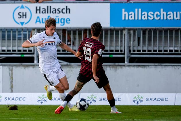 v.li.: Max Christiansen (SVS, 26), Minos Gouras (SGV, 19), Zweikampf, Spielszene, Duell, duel, tackle, tackling, Dynamik, Action, Aktion, 08.09.2026, Sandhausen (Deutschland), Fussball, Regionalliga Südwest, SV Sandhausen - SGV Heilbronn-Freiberg