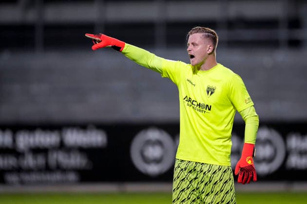 Benedikt Paul Grawe (Torwart, SGV, 1), gibt Anweisungen, gestikuliert, mit den Armen gestikulieren, Einzelbild, Einzelfoto, Aktion, Action, 08.09.2026, Sandhausen (Deutschland), Fussball, Regionalliga Südwest, SV Sandhausen - SGV Heilbronn-Freiberg