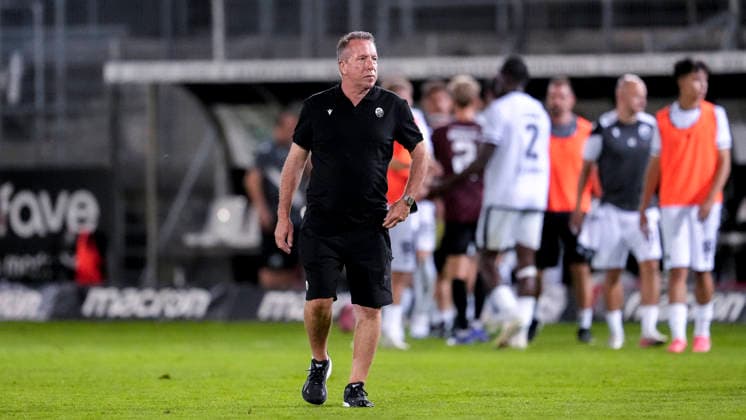 Markus Kauczinski (Trainer, Cheftrainer, SVS), Freisteller, Ganzkörper, Einzelbild, Einzelfoto, Aktion, Action, 08.09.2026, Sandhausen (Deutschland), Fussball, Regionalliga Südwest, SV Sandhausen - SGV Heilbronn-Freiberg